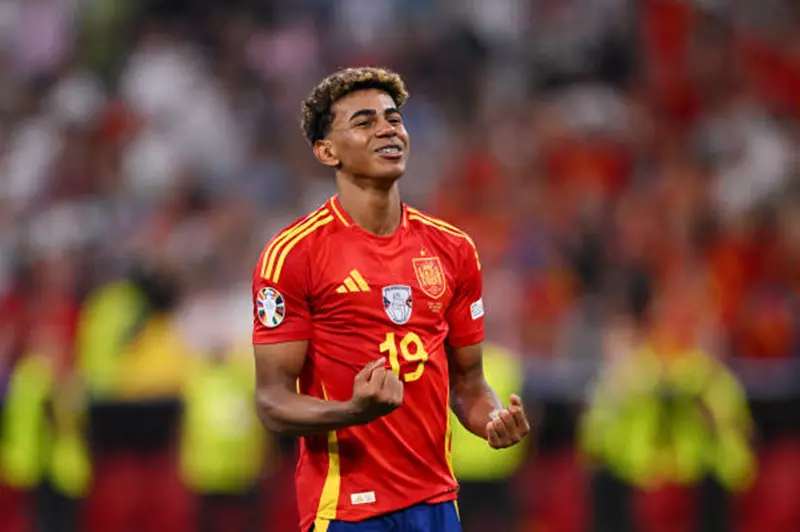 لامين يامال يحدد موعد عودته إلى منتخب إسبانيا
